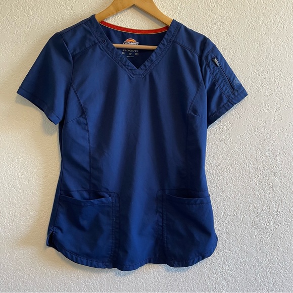 Dickies Dynamix Scrub Top - Picture 5 of 6